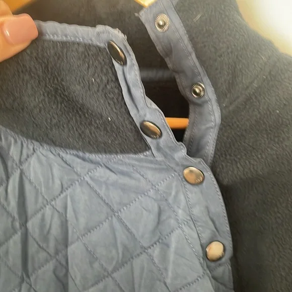 Abercrombie & Fitch Fleece - Picture 2 of 6